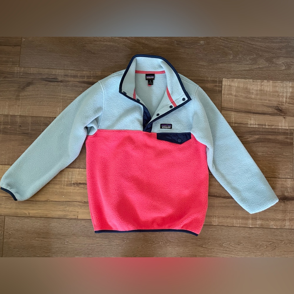 Patagonia Light Blue Fleece with Pink Trim snap fleece